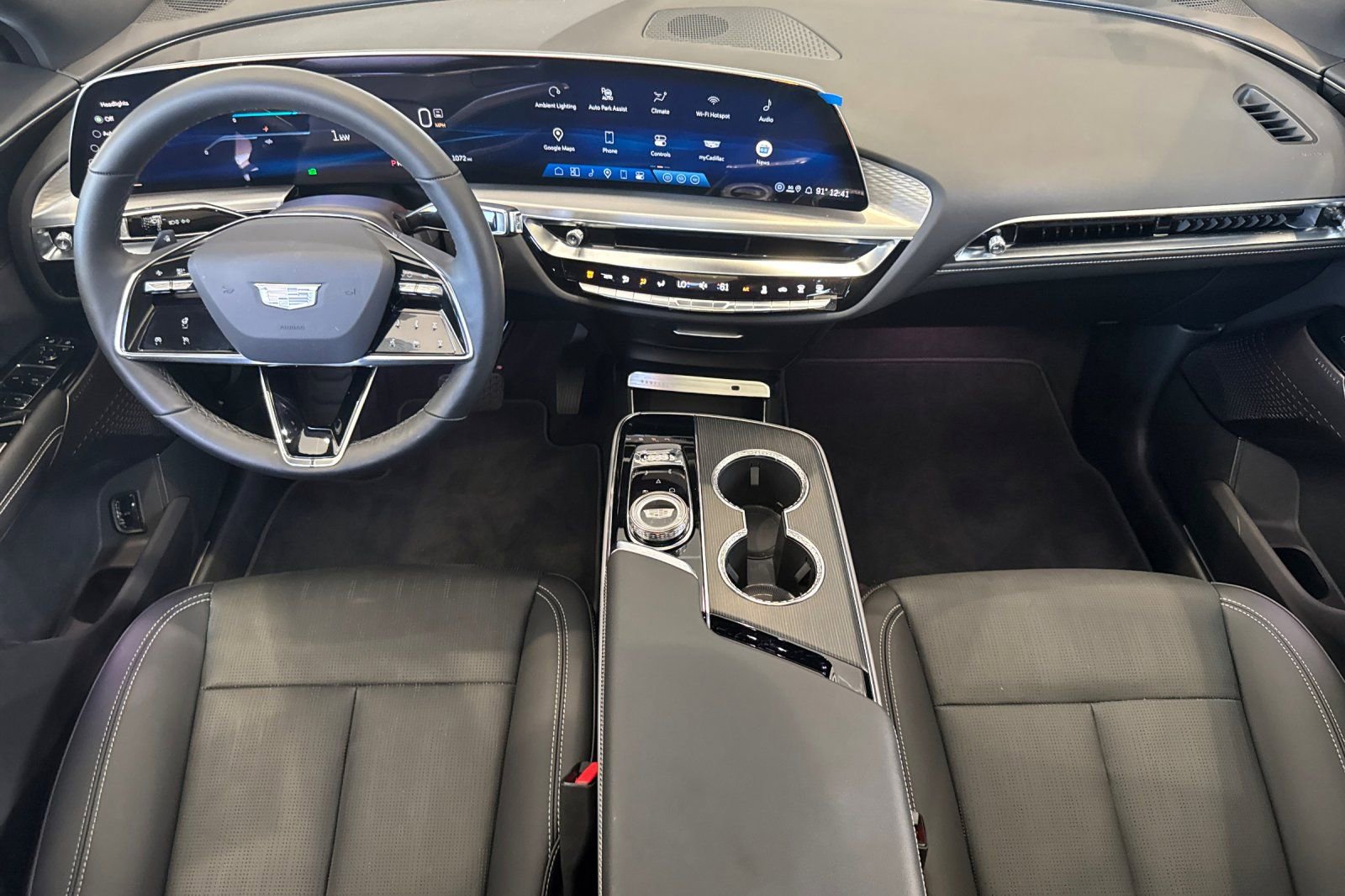 2025 Cadillac Lyriq Luxury photo 12