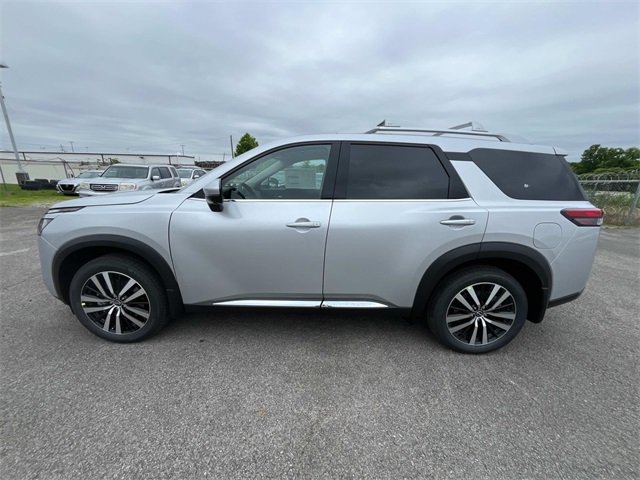 2025 Nissan Pathfinder Platinum photo 4
