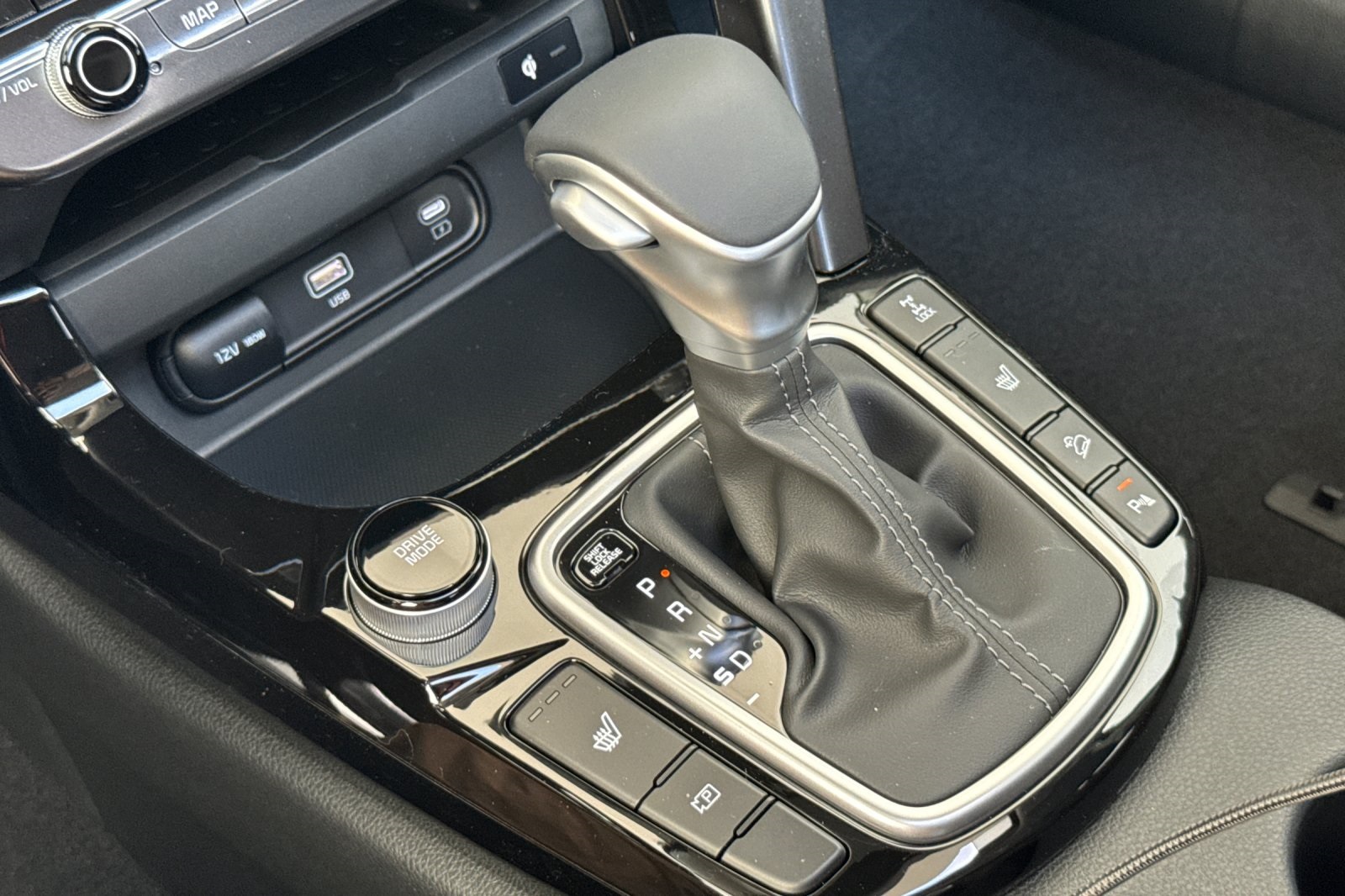 2026 Kia Seltos EX photo 16
