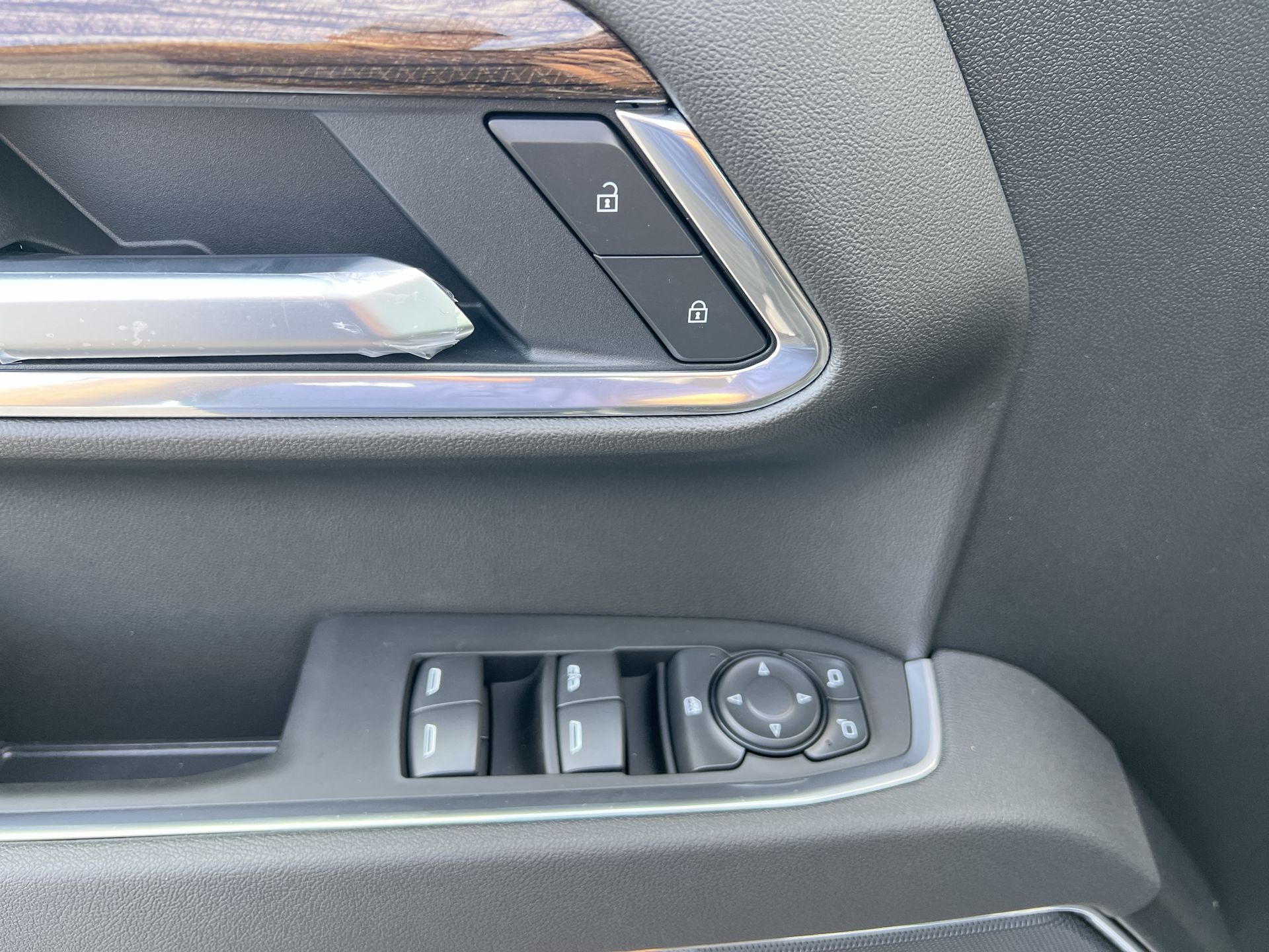 2026 Chevrolet Silverado LT photo 12