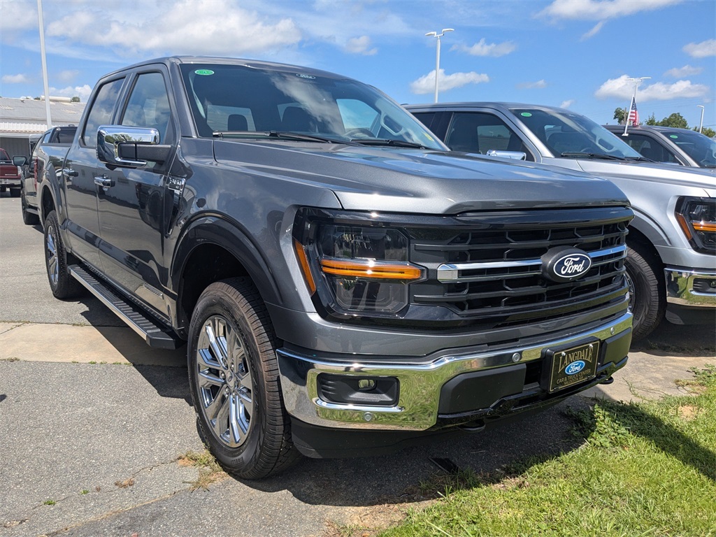 2025 Ford F-150 XLT photo 2