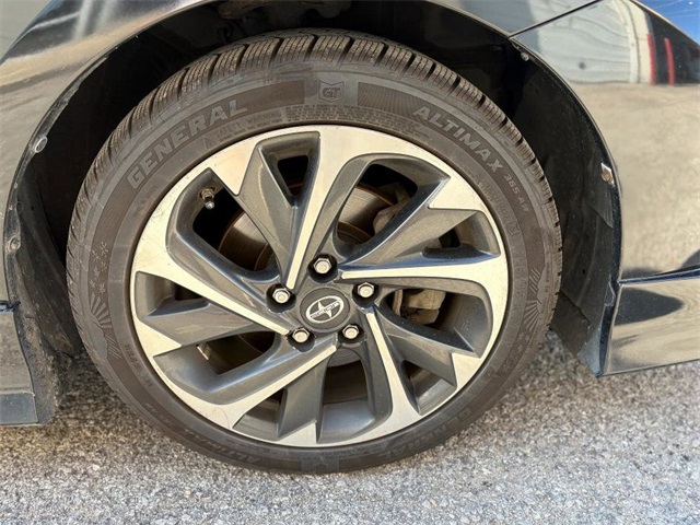 2016 Scion iM Base photo 9