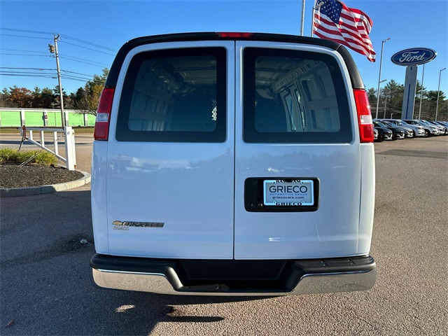 2024 Chevrolet Express 2500 Work Van photo 4