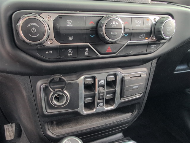 2021 Jeep Gladiator Willys photo 20