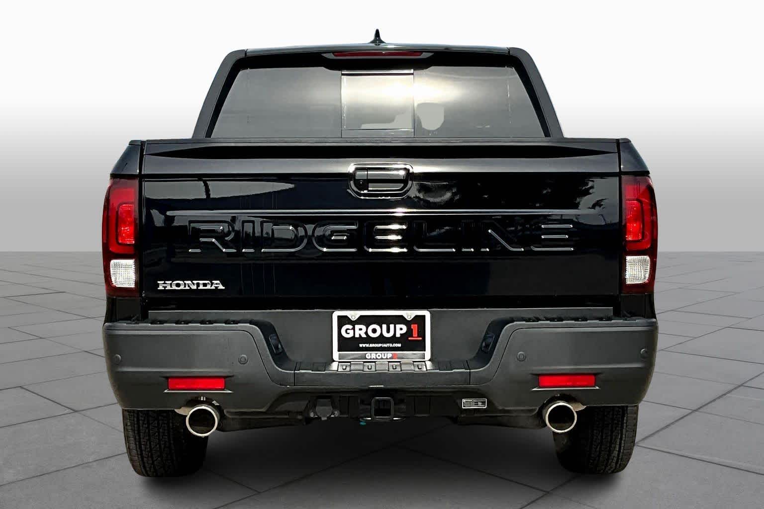 2025 Honda Ridgeline Black Edition photo 4