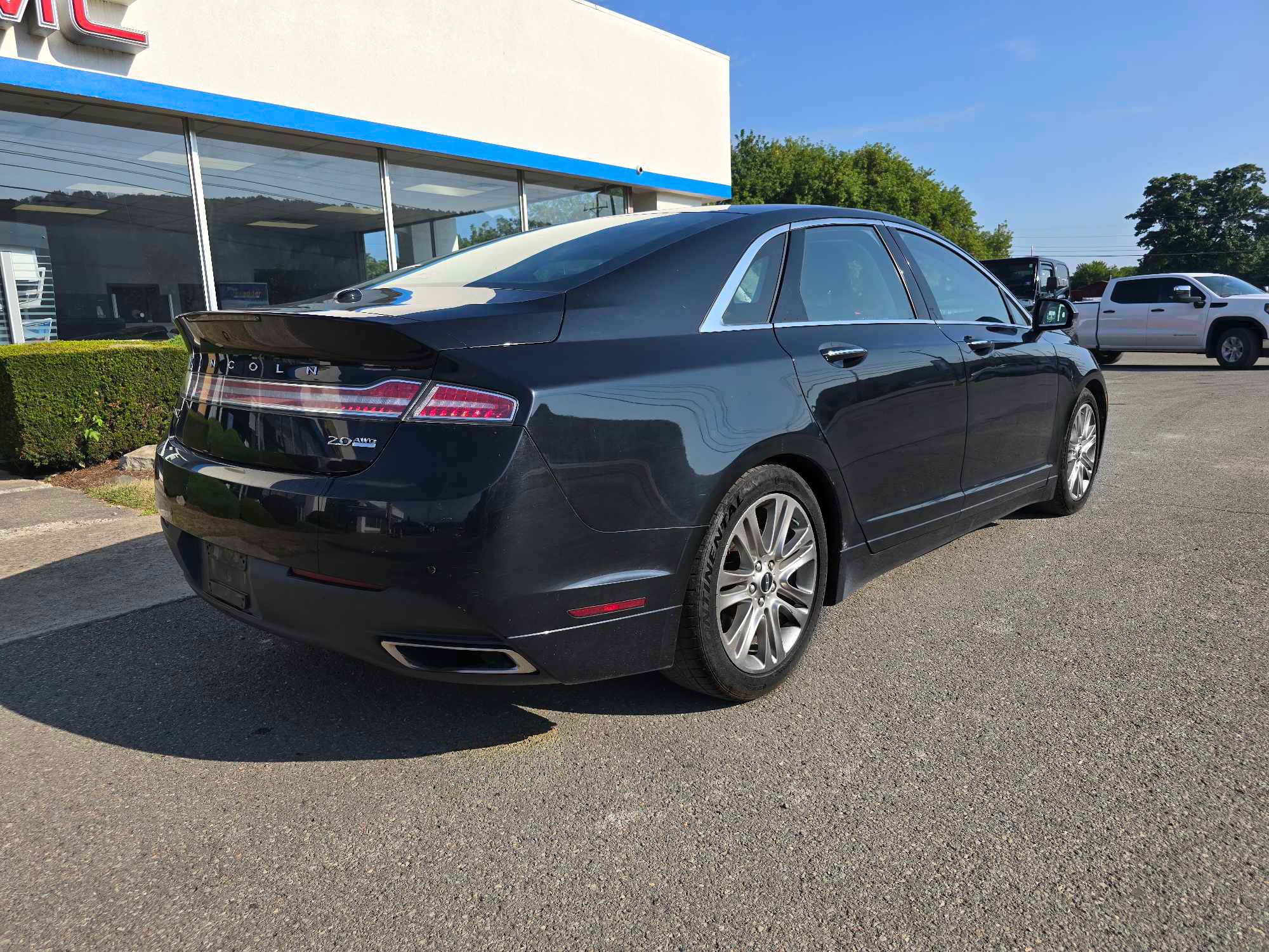 2016 Lincoln MKZ Base photo 3