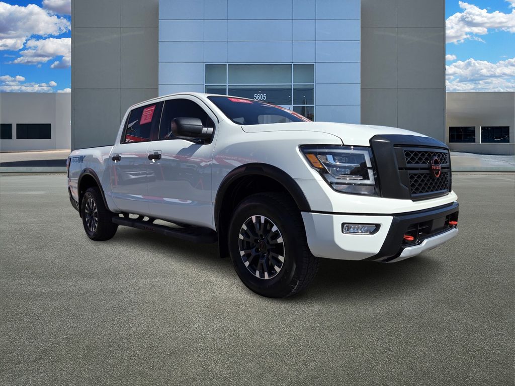 2024 Nissan Titan PRO-4X's photo