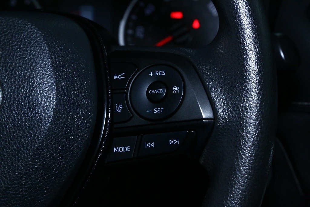 2021 Toyota RAV4 XLE photo 22