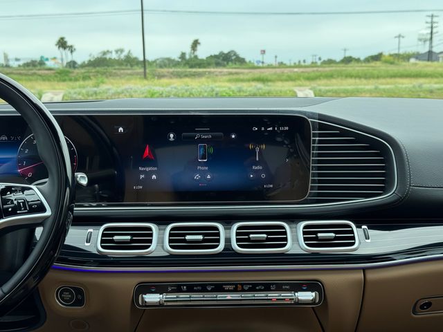 2025 Mercedes Benz GLS 580 4MATIC photo 4