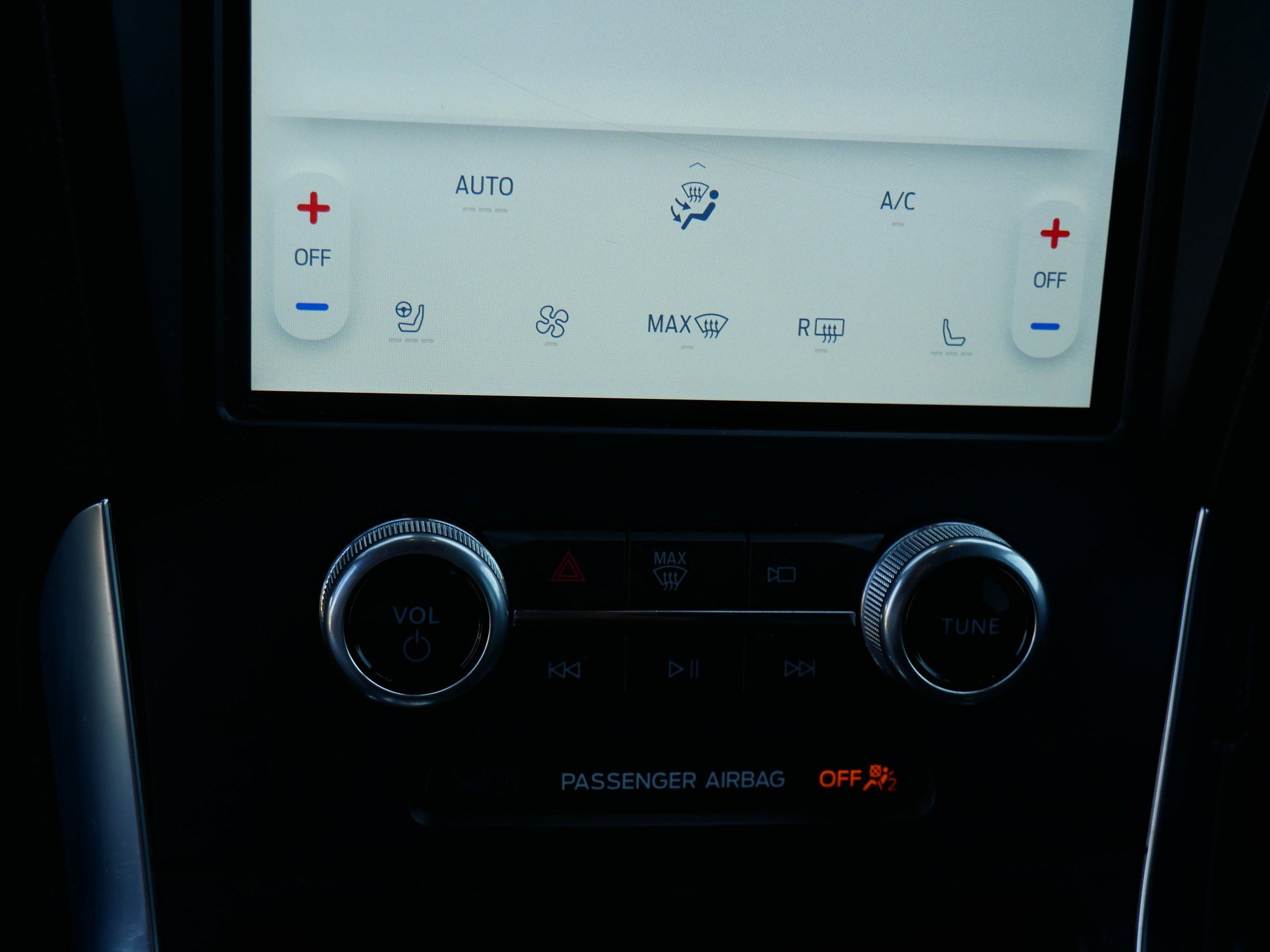 2022 Ford Edge Titanium photo 22