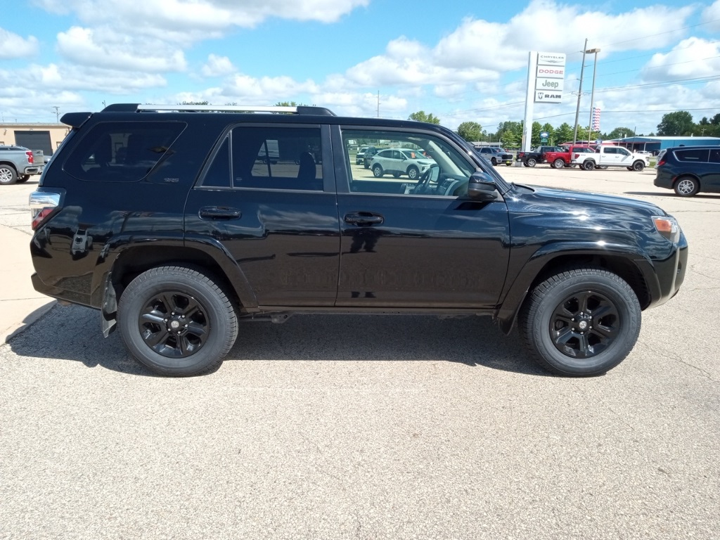2023 Toyota 4Runner SR5 photo 4