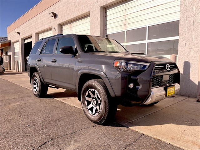 2024 Toyota 4Runner TRD Off-Road photo 2
