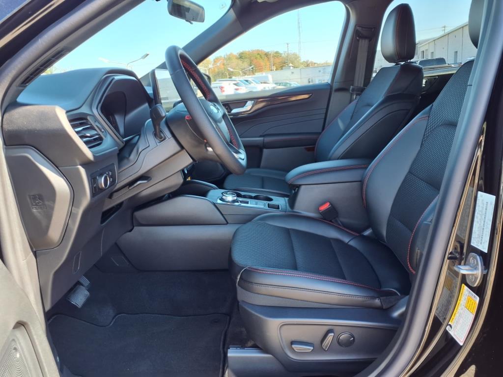 2025 Ford Escape ST-Line photo 3