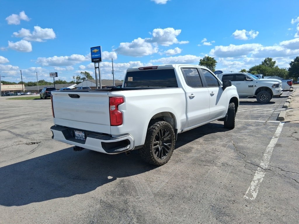2022 Chevrolet Silverado RST photo 3