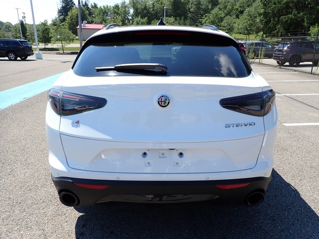 2025 Alfa Romeo Stelvio Sprint Base photo 3