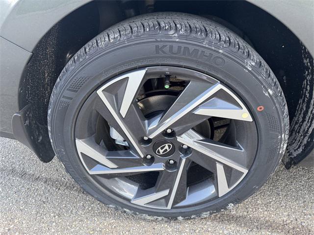 2025 Hyundai Elantra SEL Sport photo 17