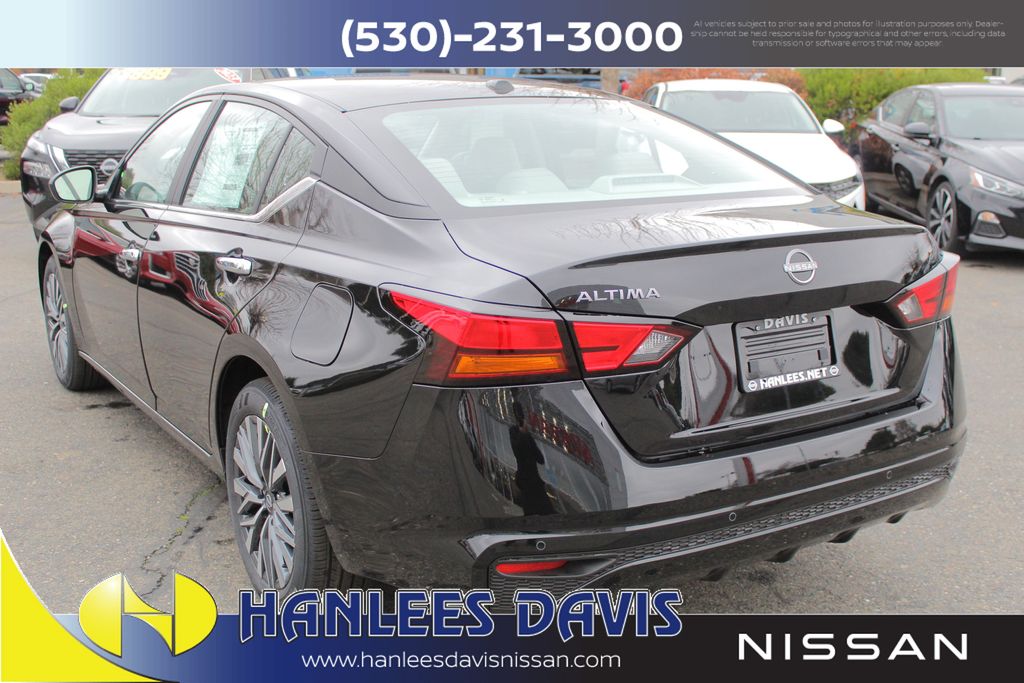 2025 Nissan Altima 2.5 SV photo 8