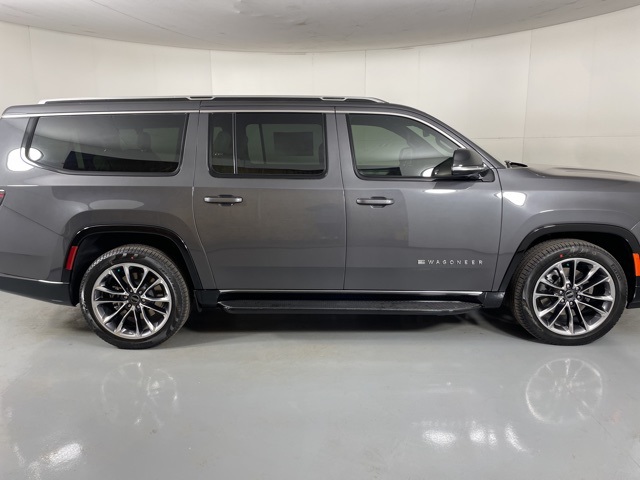 2025 Jeep Wagoneer L Series II photo 9