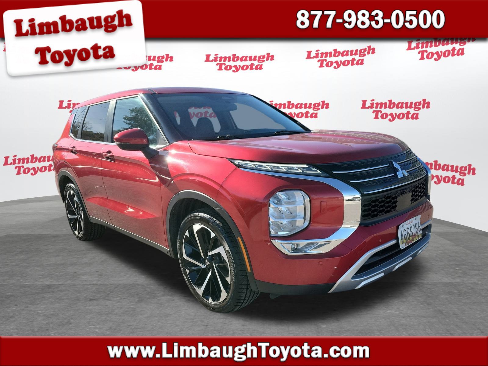 2024 Mitsubishi Outlander SE's photo