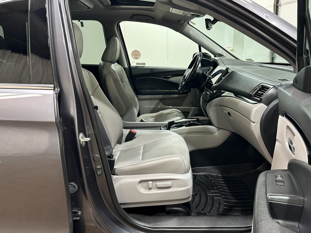 2019 Honda Pilot Touring photo 23