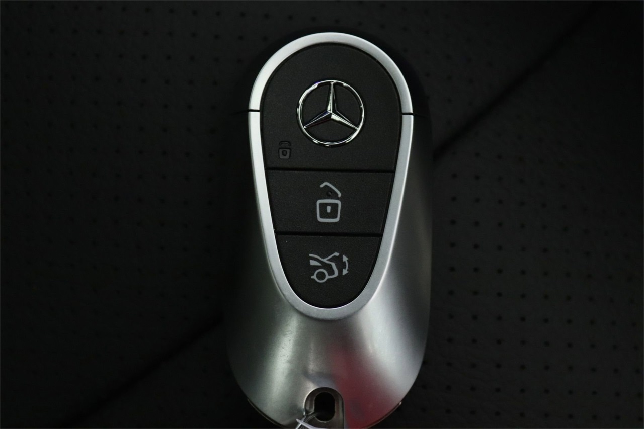 2026 Mercedes Benz GLC 300 photo 10