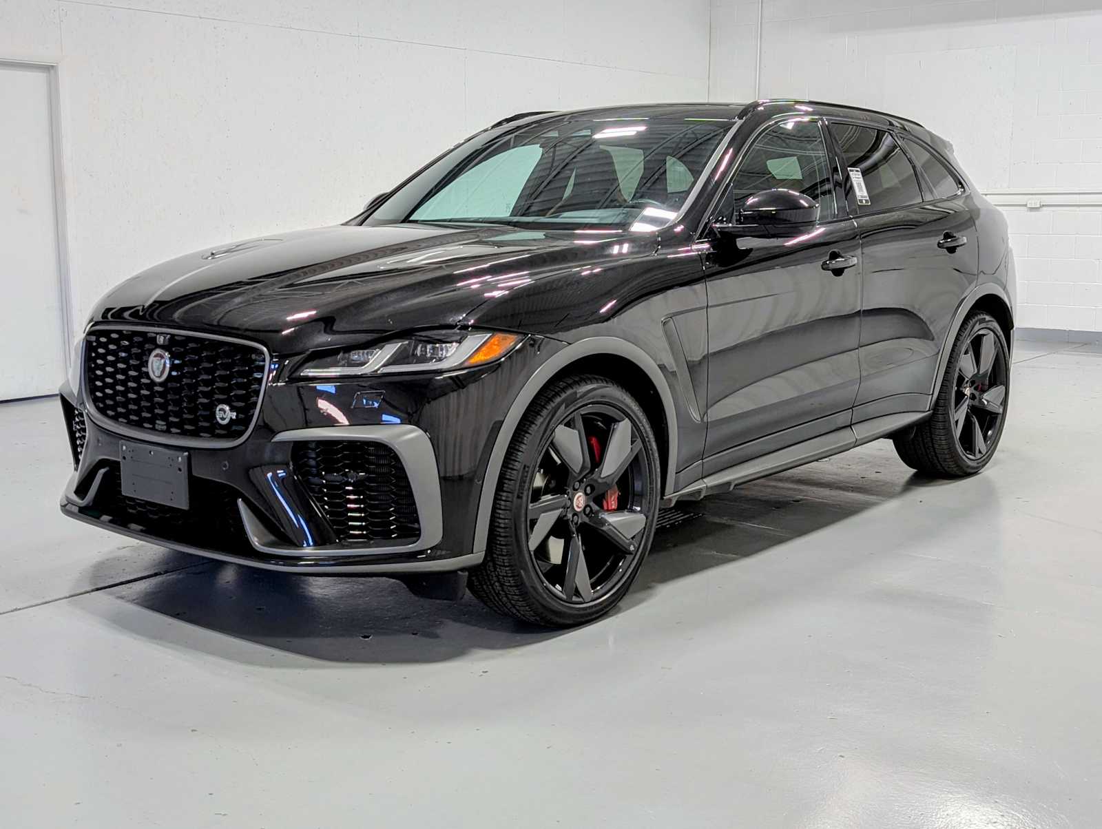 2021 Jaguar F-Pace SVR's photo