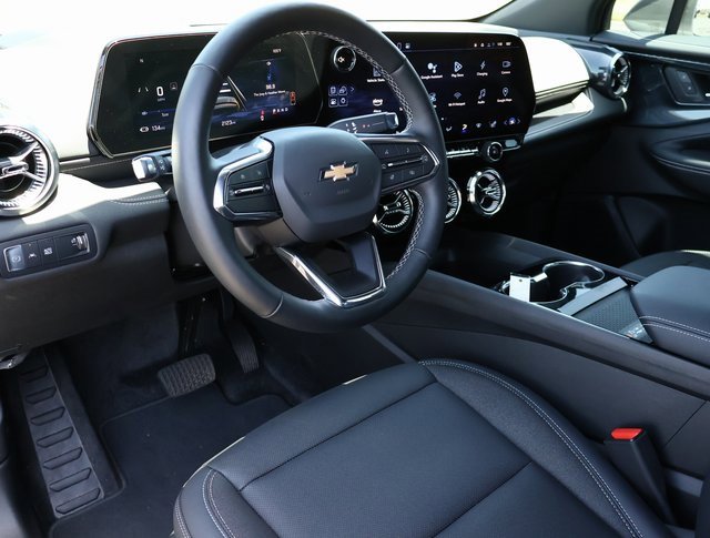 2025 Chevrolet Blazer EV photo 2