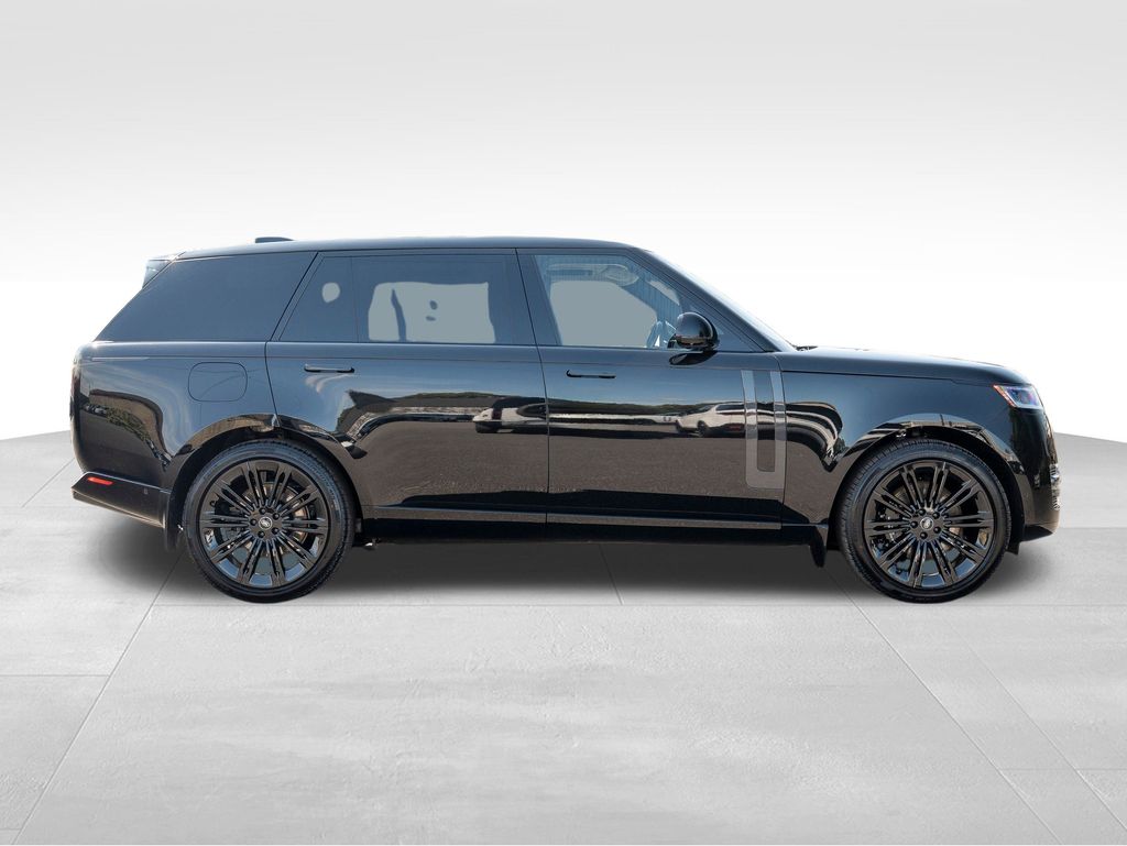 2025 Land Rover Range Rover SE photo 8