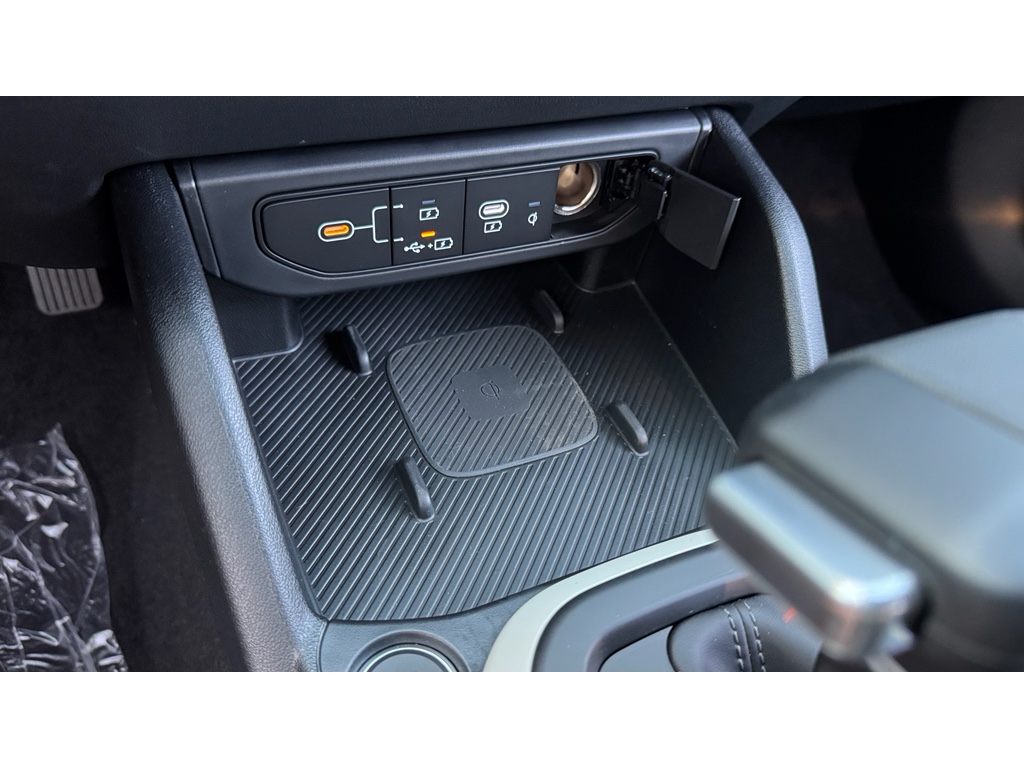 2025 Kia K4 GT-Line photo 20