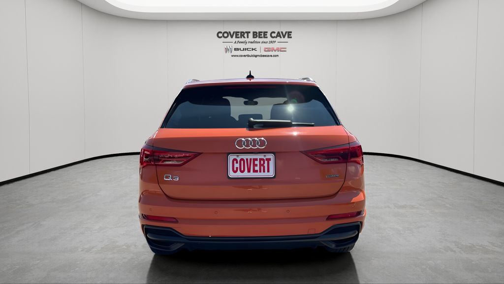 2022 Audi Q3 S line Premium 45 TFSI photo 7