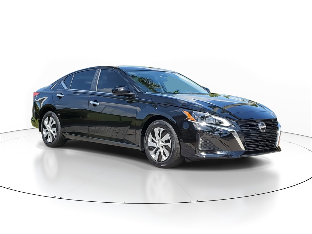 2025 Nissan Altima 2.5 S photo 2