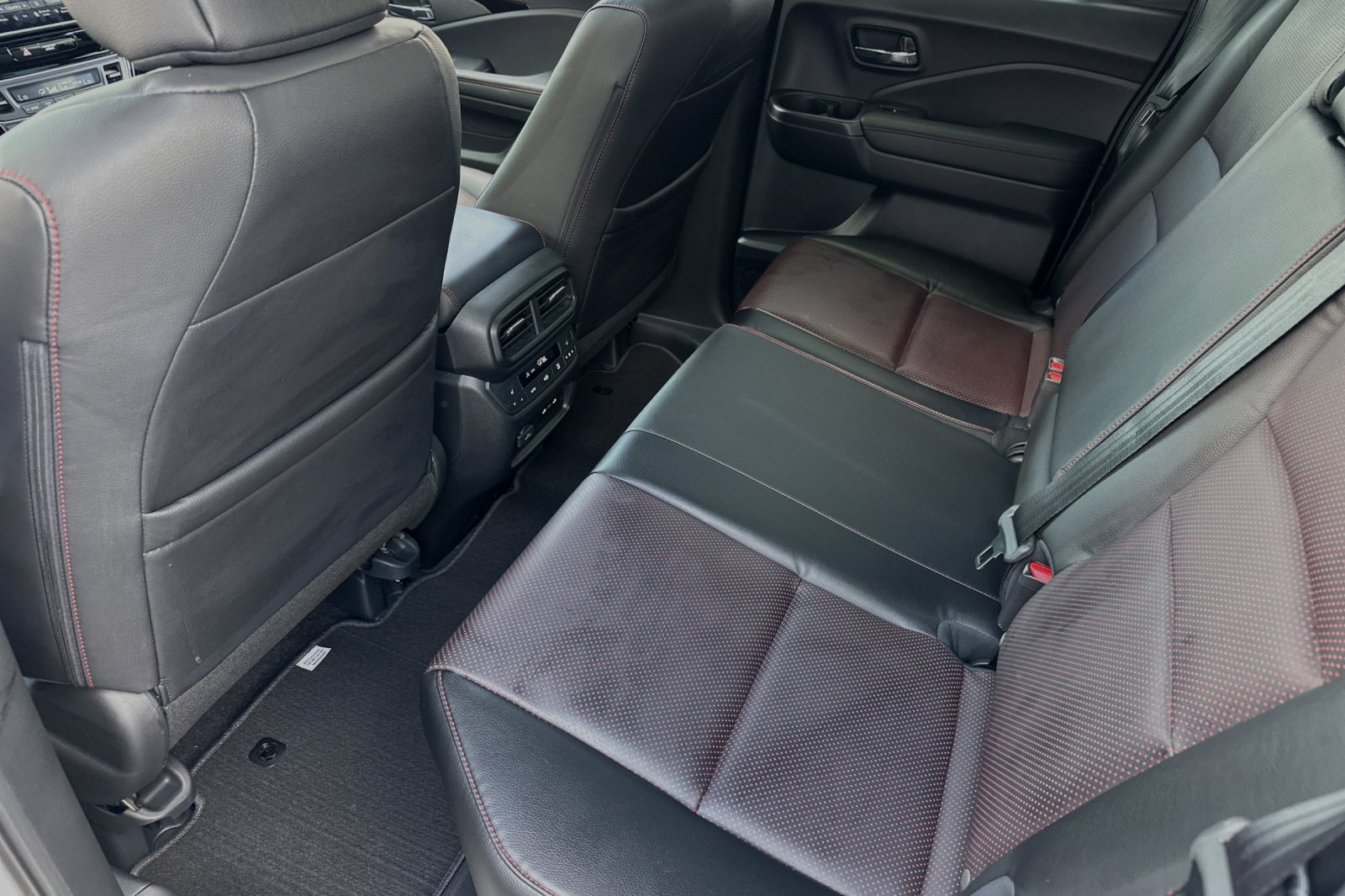 2025 Honda Ridgeline Black Edition photo 10