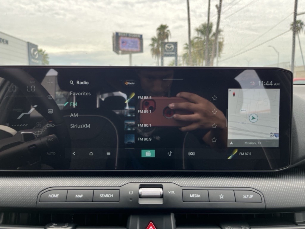2025 Kia K4 GT-Line photo 5