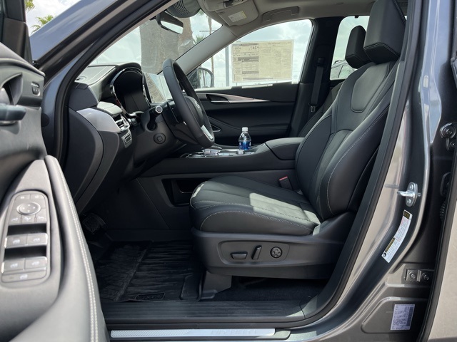 2026 Infiniti QX60 Luxe photo 11