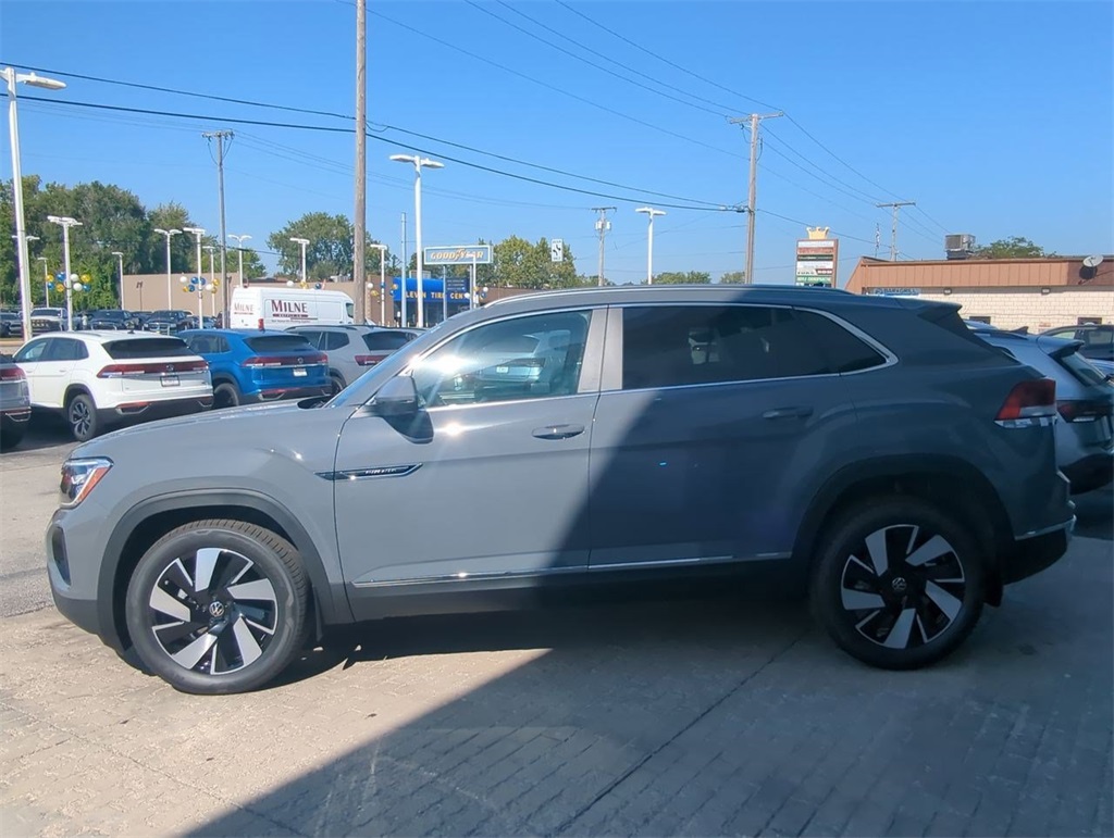 2026 Volkswagen Atlas Cross Sport SEL photo 4