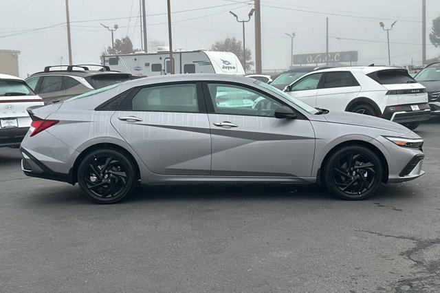 2026 Hyundai Elantra SEL Sport photo 3