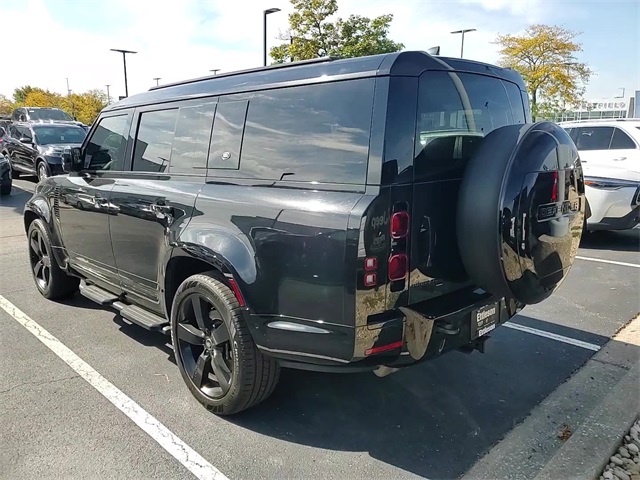 2023 Land Rover Defender 130 X-Dynamic SE photo 4