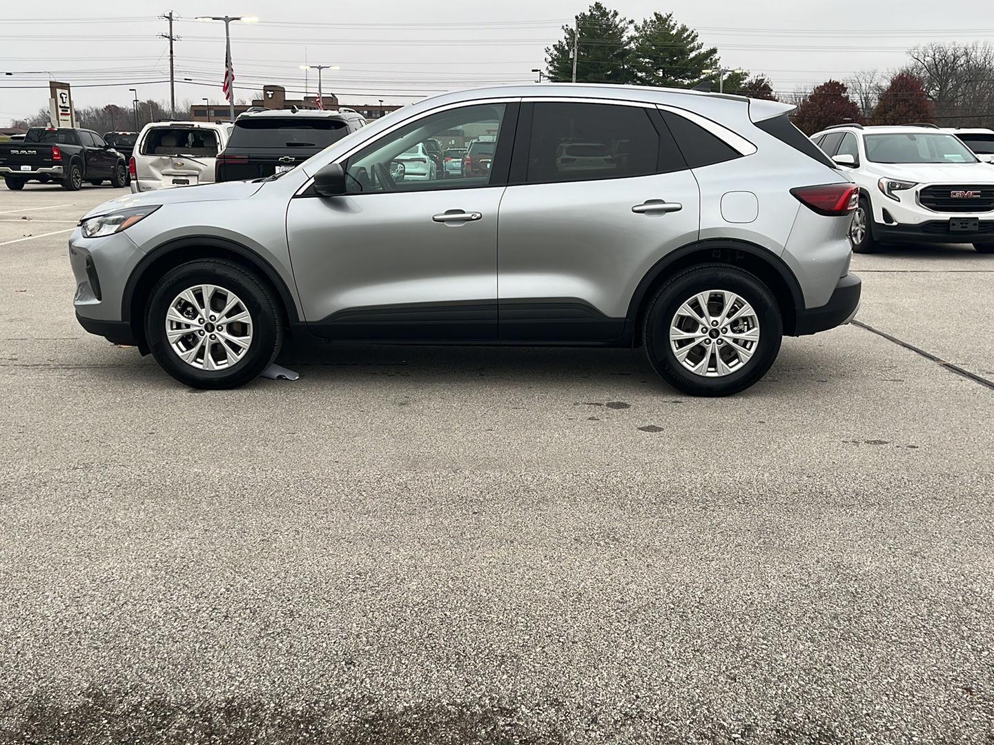 2024 Ford Escape Active photo 2