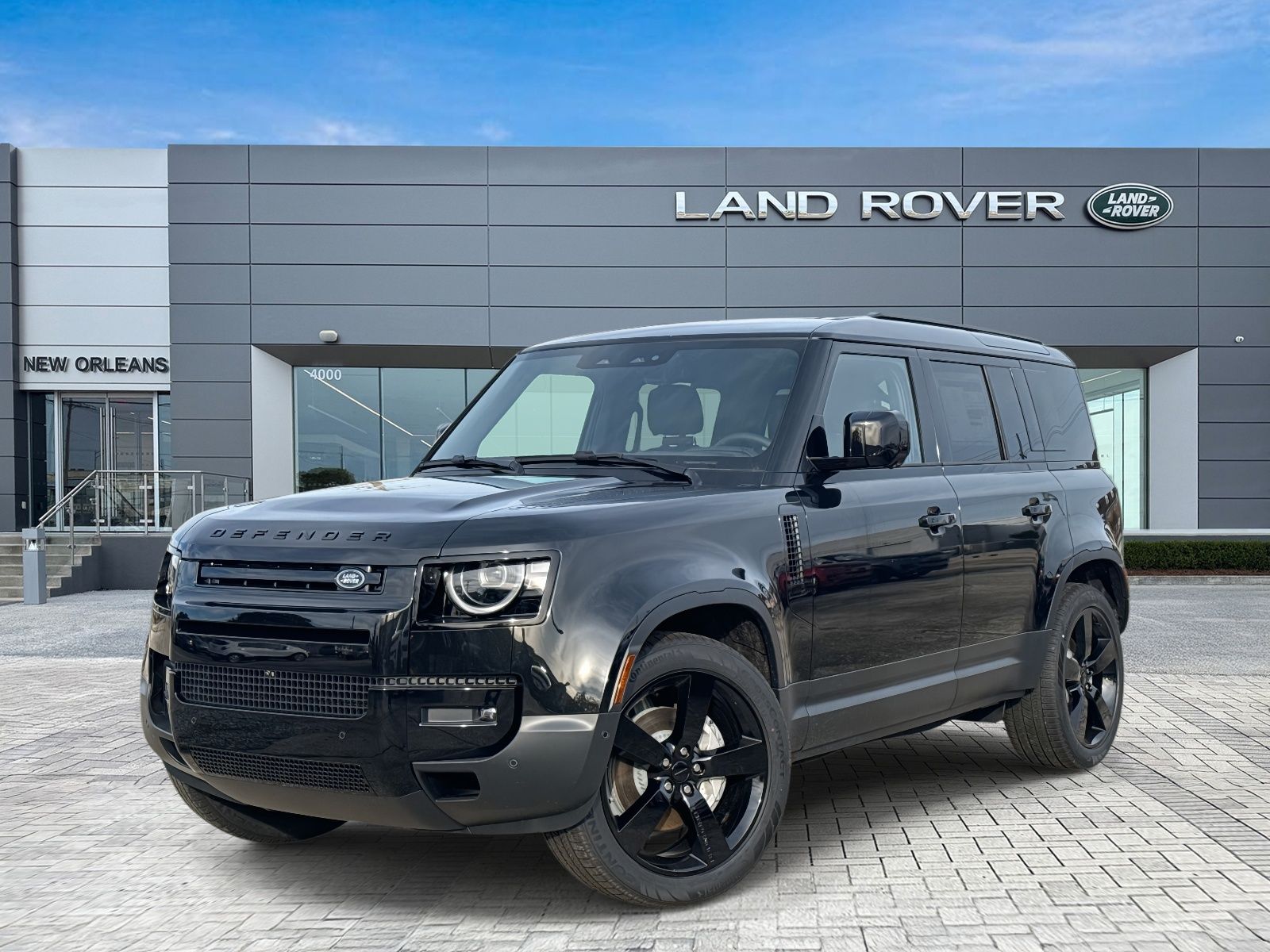 2026 Land Rover Defender S's photo