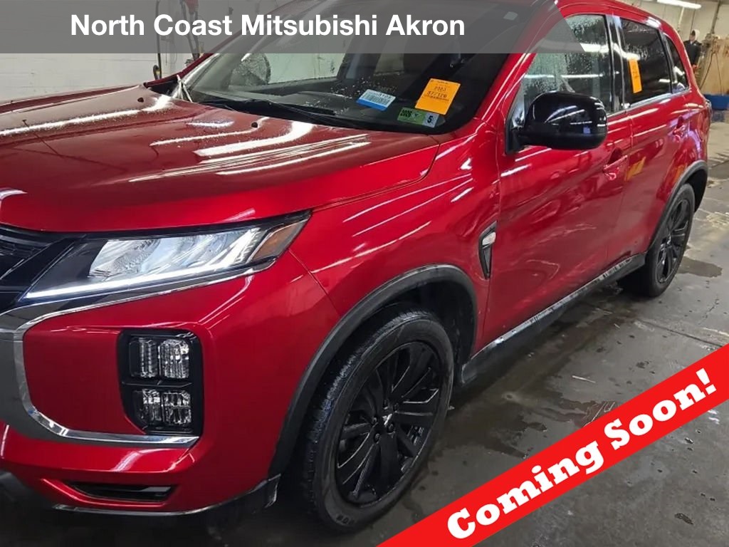 2023 Mitsubishi Outlander Sport LE's photo