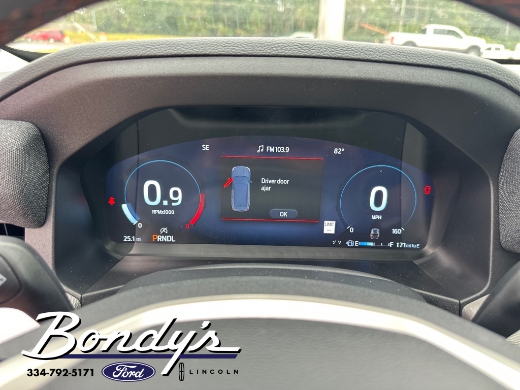 2025 Ford Explorer photo 4