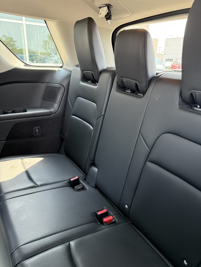 2024 Nissan Pathfinder SL photo 27