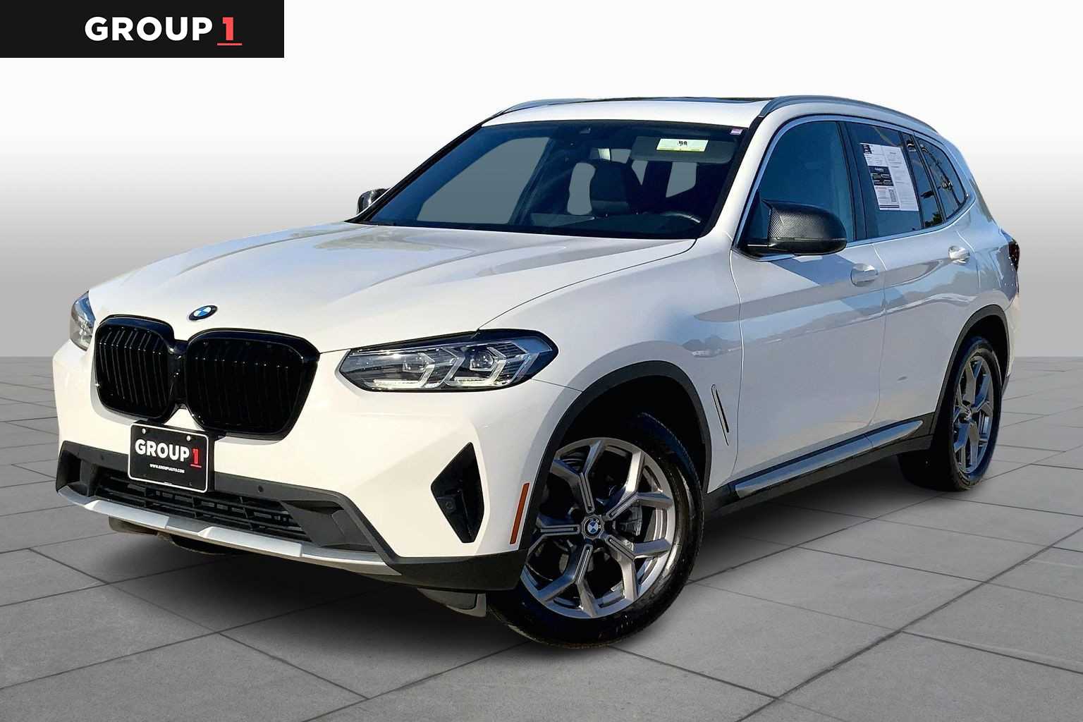 2022 BMW X3 30i's photo
