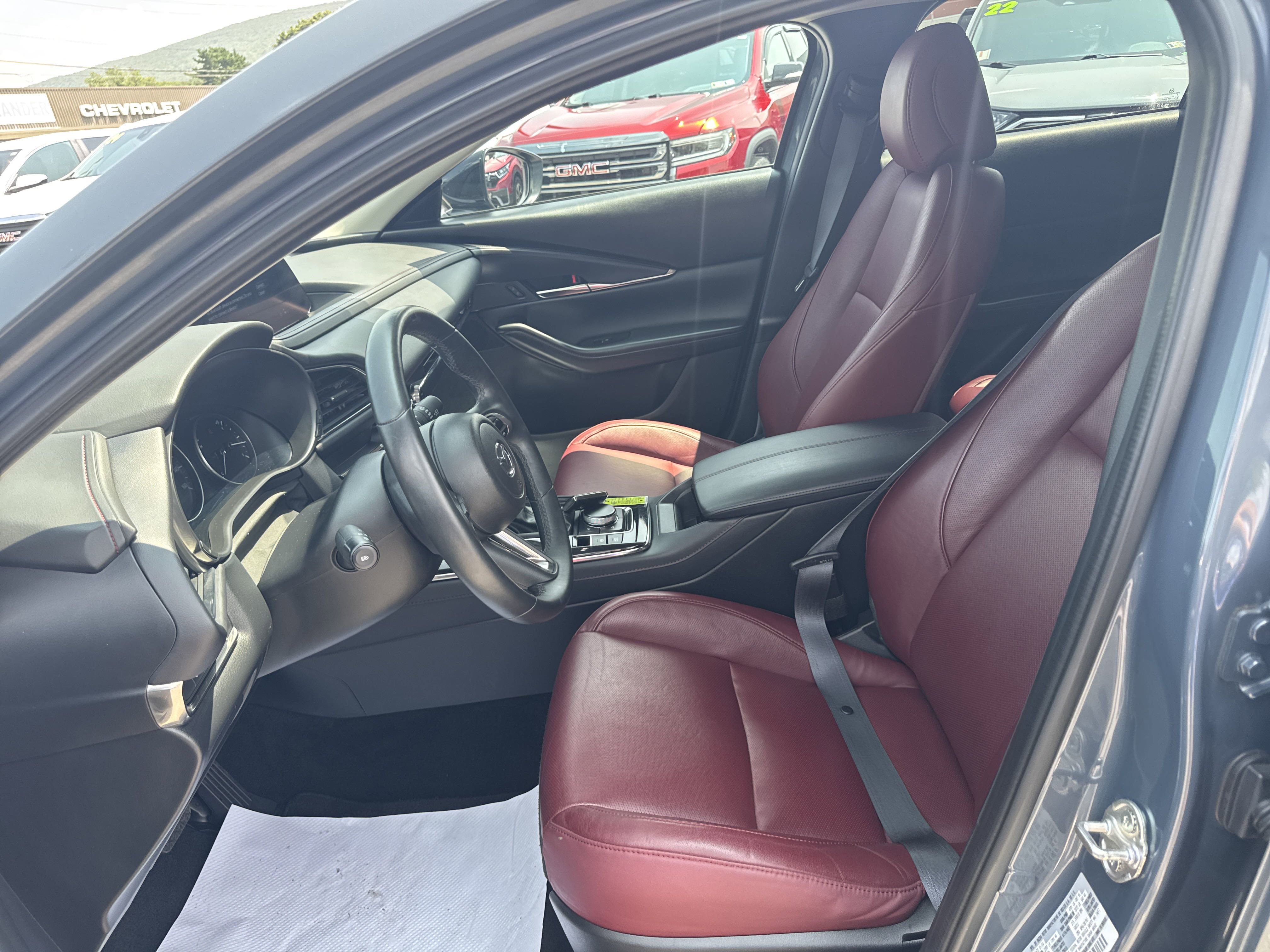 2024 Mazda CX-30 2.5 S Carbon photo 2