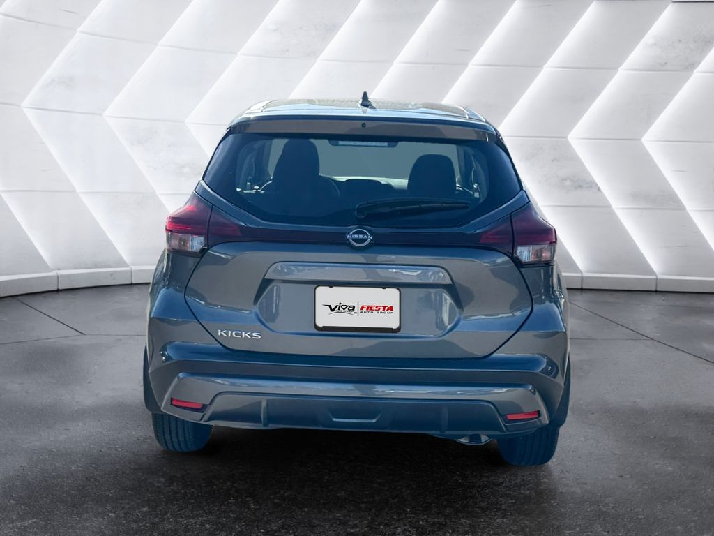 2025 Nissan Kicks Play S photo 5