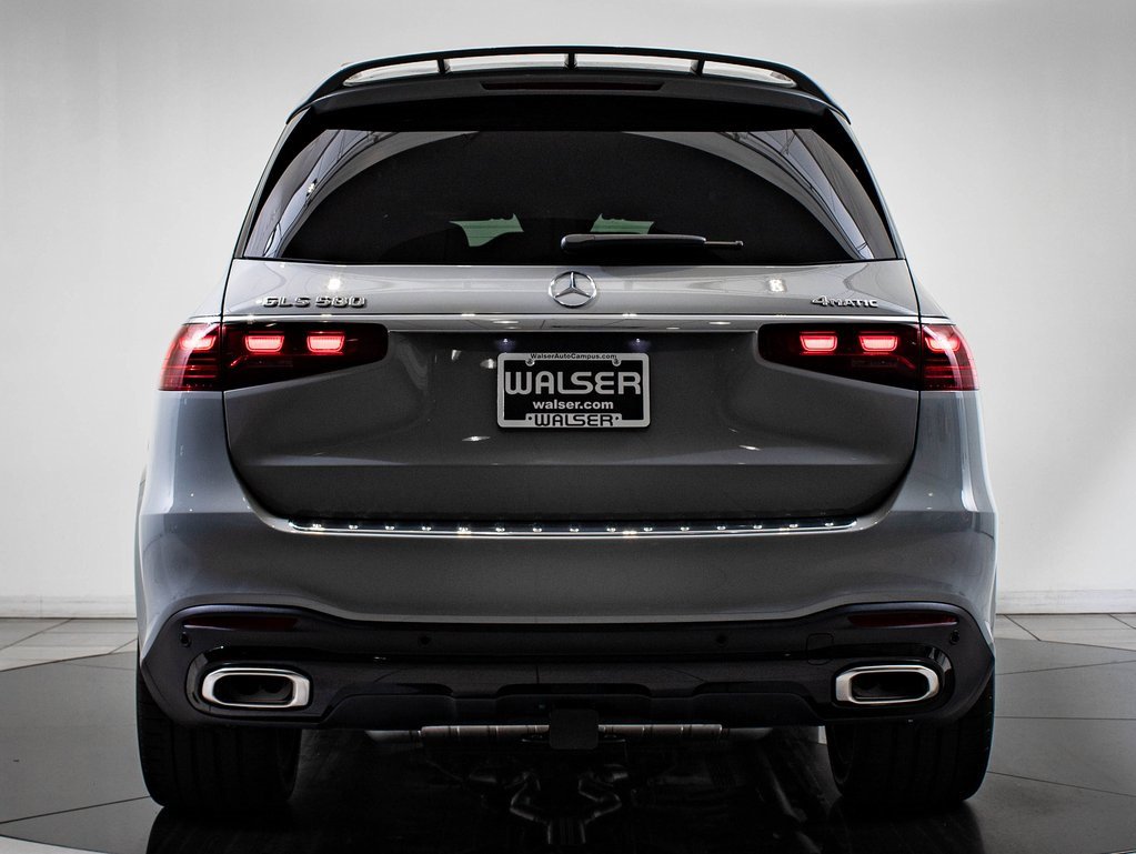 2026 Mercedes Benz GLS 580 4MATIC photo 3