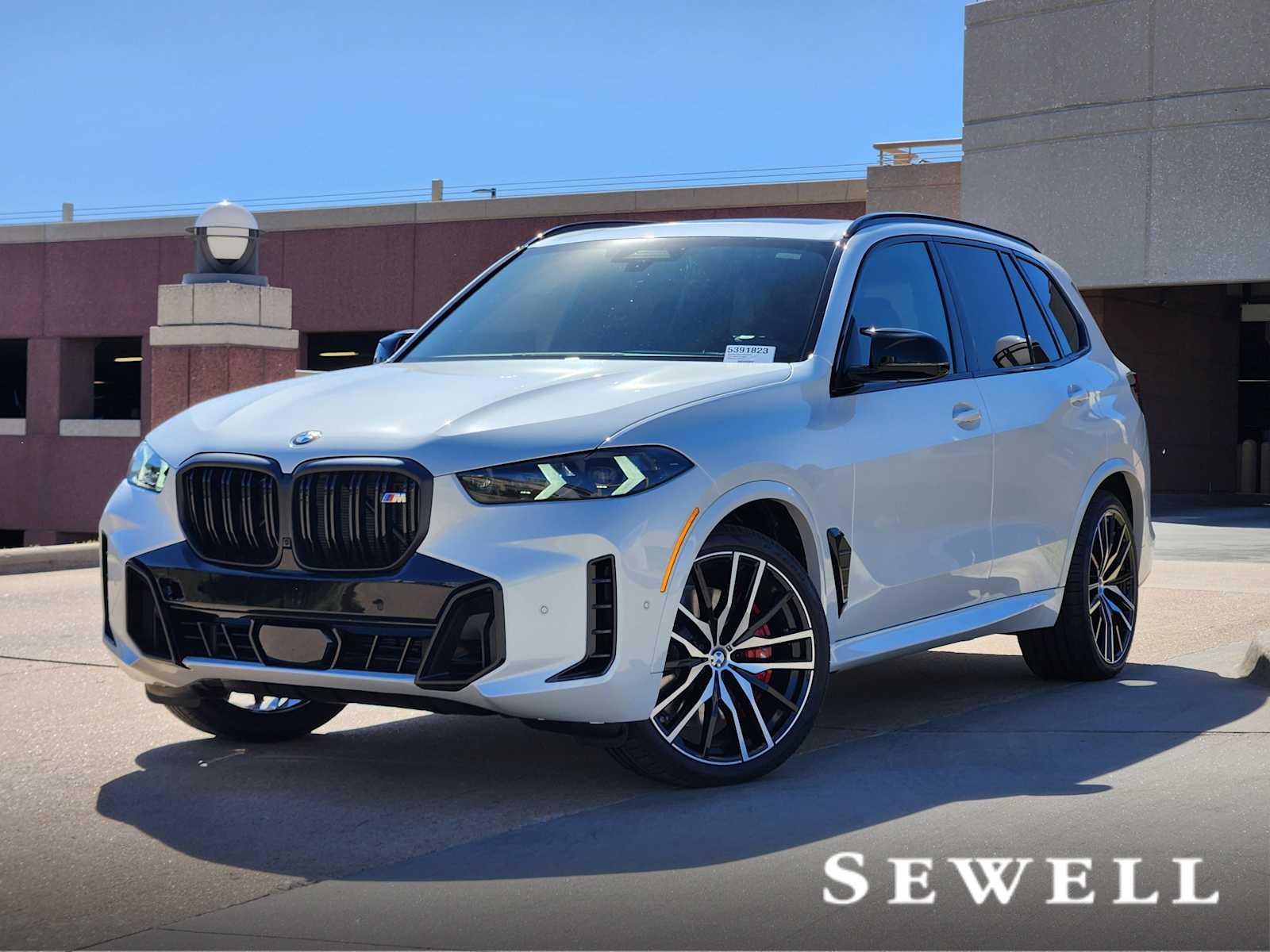 2026 BMW X5 M60i's photo