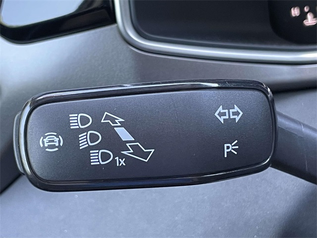 2025 Volkswagen Taos SE photo 26