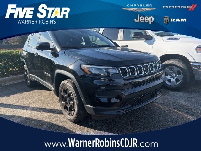 2023 Jeep Compass Latitude's photo