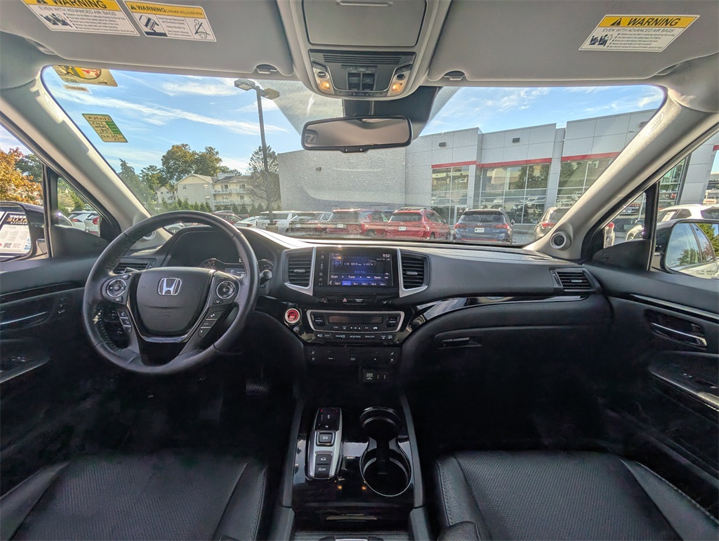 2017 Honda Pilot Elite photo 4